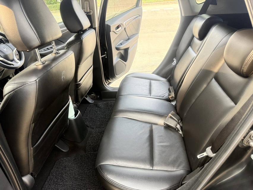 รหัสรถ AP6881 HONDA JAZZ 1.5 V PLUS AUTO ปี 2014 12