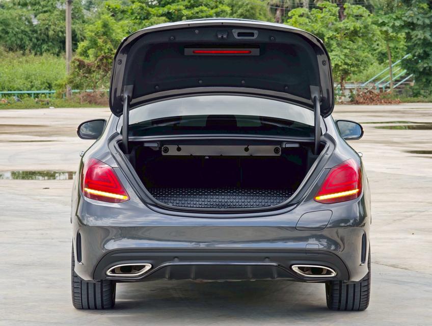 Mercedes Benz C300e AMG Sport ปี 2020 ไมล์ 8x,xxx km