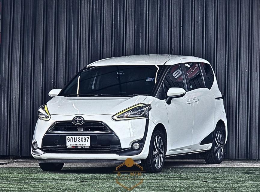รถยนต์ toyota sienta 11