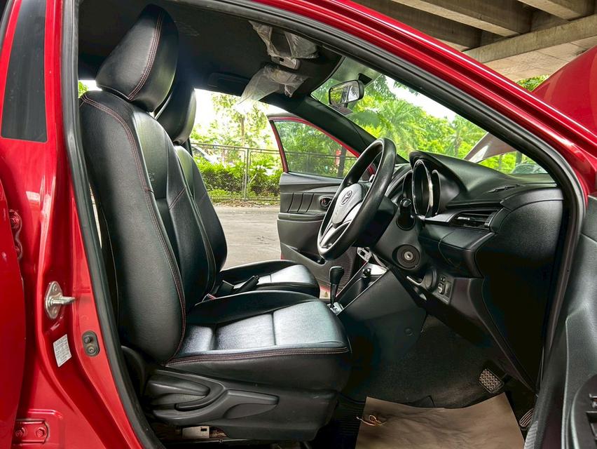 Toyota Yaris 1.2E Year 2014 13