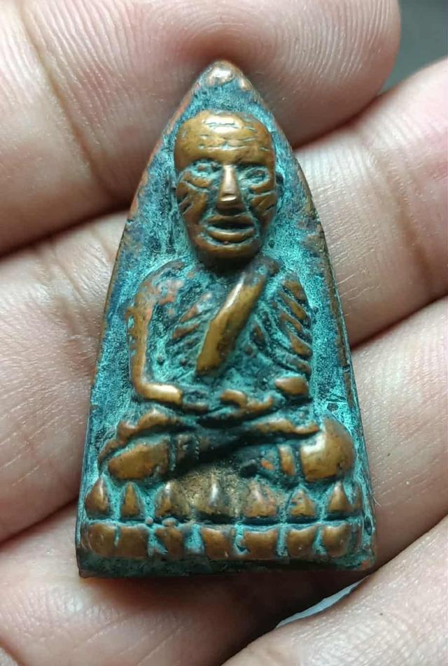 หลวงปู่ทวดวัดช้างให้หลังเตารีด 4