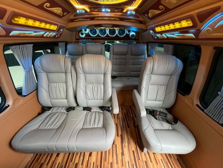 ปี 2016 TOYOTA COMMUTER, 3.0 D4Dยางใหม่ปี 2025 ดอกหนาๆ ป้ายฟ้าแท้ ไม่เคยวิ่งป้ายเหลือง 9