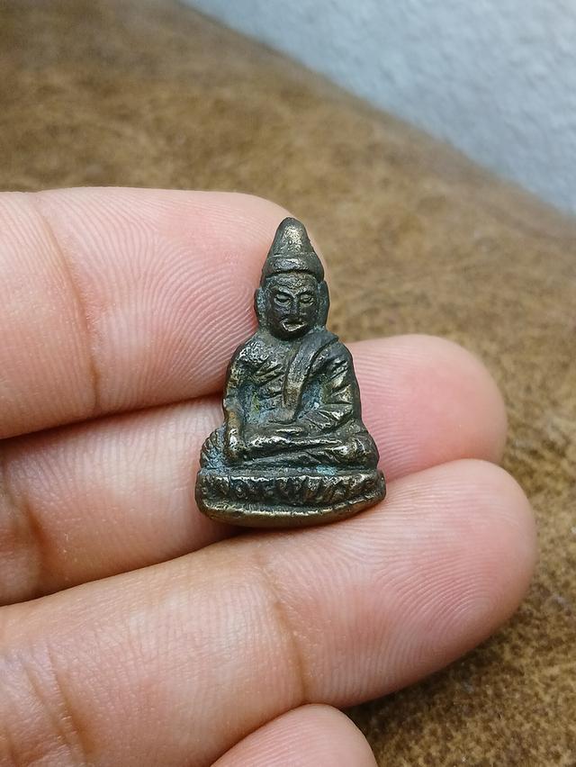 รูปหล่อโบราณ หลวงพ่อเพชร