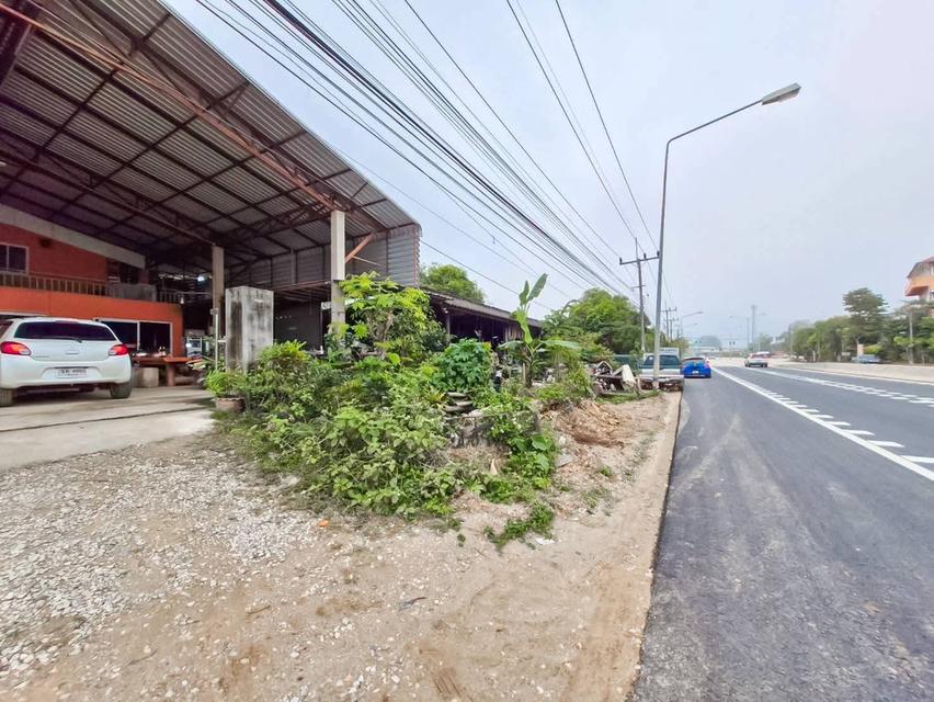 🔥 ขายถูก! บ้าน 3 หลังพร้อมที่ดินกว้างเกือบ 1 ไร่ ทำเลทอง อ.แม่จัน น้ำไม่ท่วม! 🏡 ​📣 รายละเอียดทรัพย์: ​เนื้อที่: 3 งาน 61 ตารางวา (พื้นที่กว้างขวาง 8