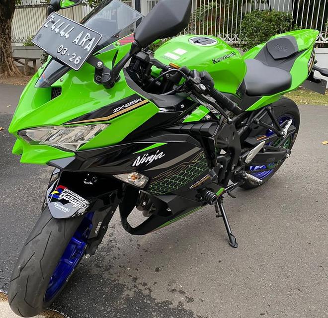 ส่งต่อรถสุดเท่ Kawasaki ZX-25R สีเขียว ปี 2021 3