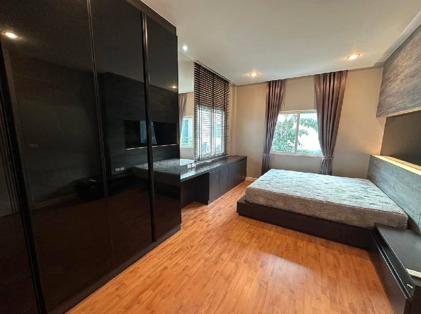 ให้เช่าบ้านเดี่ยว 2 ชั้น หมู่บ้าน เดอะแกรนด์ ปิ่นเกล้า บ้านสวยมาก / หลังใหญ่ 118 ตารางวา / แอร์ 9 เครื่อง 10