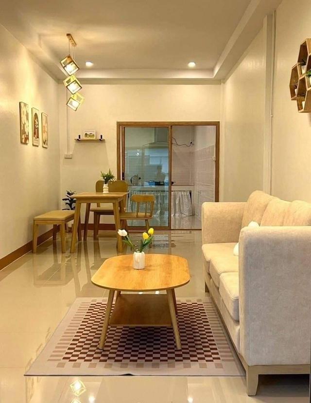 มองหาบ้านคุณภาพ ทำเลดี ในเมือง หลังนี้ราคาเริ่มต้นเพียง 1.95 ล้าน อยู่กลางเมือง ทำเลดีมาก หมู่บ้านเงียบสงบ ทางเข้าออกสะดวก สิ่ 15