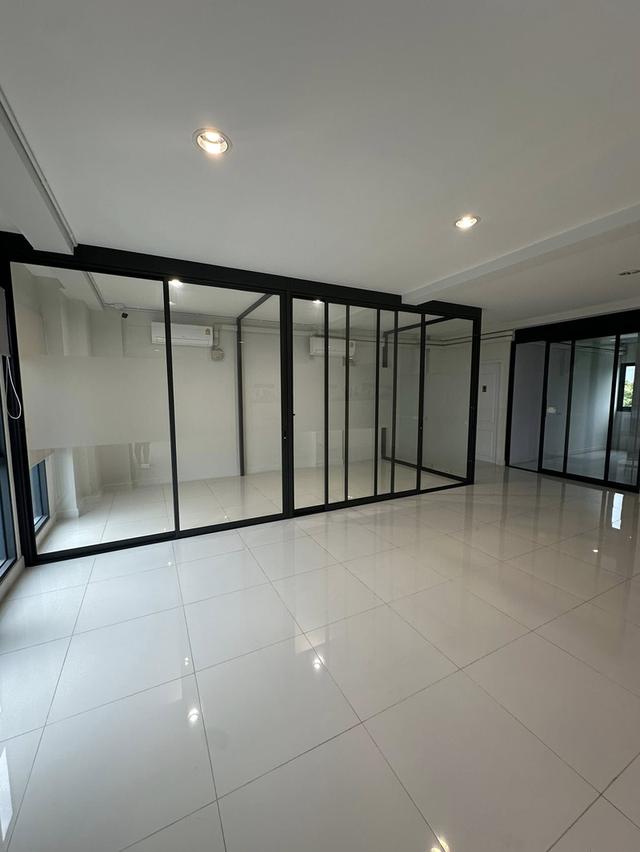 ขาย ให้เช่าตึก home office หรู โครงการ The Master อ่อนนุช-พัฒนาการ 4.5 ชั้น  ติดถนน 3