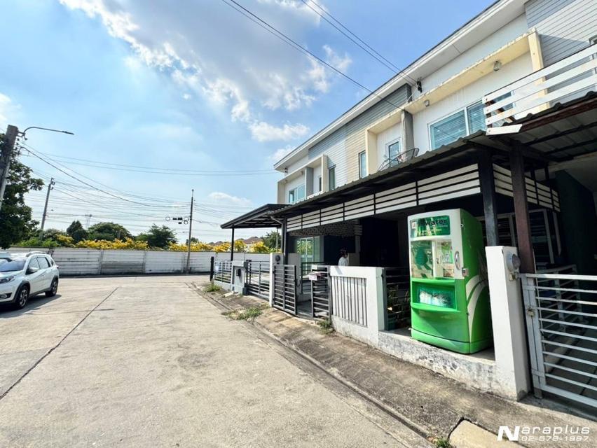 69030198 : ขายทาวน์เฮ้าส์ 2 ชั้น ขนาด 3 ห้องนอน บนที่ดิน 18.20 ตารางวา หมู่บ้าน เดอะคอนเนค ทางด่วนวัชรพล สายไหม บ้านสวย โครงการดี น่าอยู่ ในราคาคุ้มแส 3