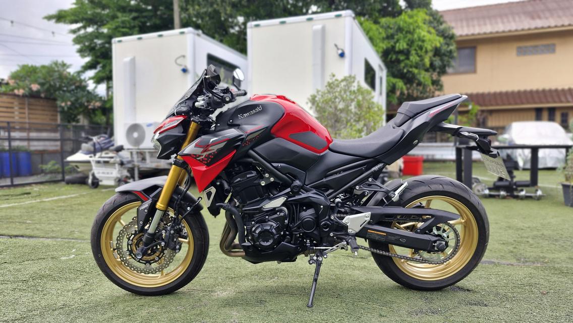 Kawasaki Z 900. SE REFINED 9