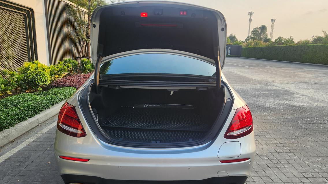 เจ้าของรถขายเอง Benz E350e 2018 ไมล์ 56,000 จดทะเบียนปี 2020 รถใหม่ ภายในใหม่ รูปที่ 7