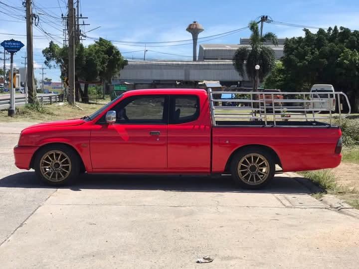 Mitsubishi L200-Strada สีแดง 8