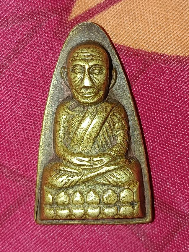 หลวงปู่ทวด หลังหนังสือใหญ่ บล็อคเสาอากาศ(คางขีด) ปี พระเครื่องเนื้อโลหะพิมพ์หลังหนังสือที่ได้รับความนิยมส่วนใหญ่สร้างในปี พ.ศ. 2505บล็อกเสาอากาศคางขีด