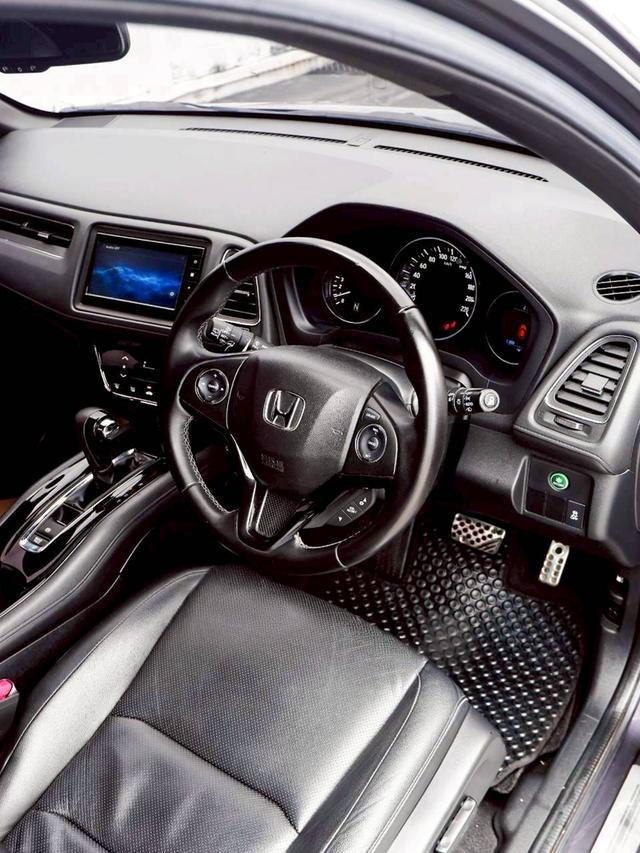 Honda HRV 1.8 RS เกียร์ Auto สีเทา ตัวTop ปี 2018 (MNC) 11