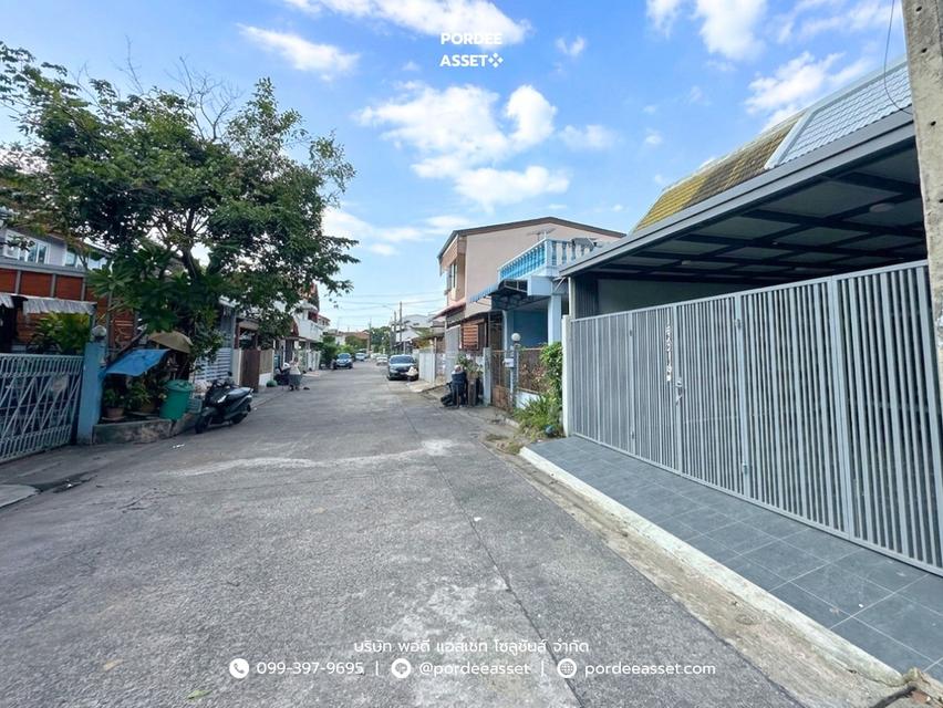 หมู่บ้านประชากรไทย ลาดพร้าว 93 รีโนเวทใหม่ทั้งหลัง ต่อเติมเต็มพื้นที่ จอดรถ 2 คัน ใกล้ MRT มหาดไทย : Prachakornthai Village Ladprao 93 20