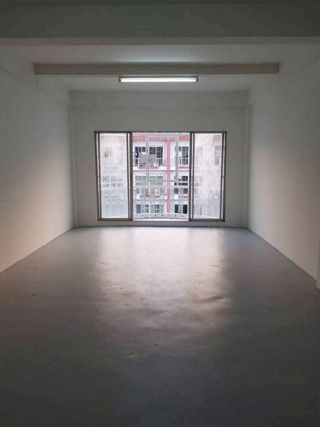 ขายอาคารพาณิชย์ 4 ชั้นครึ่ง ซ.เอกชัย 69 บางบอน พร้อมเข้าอยู่ ทำเลดี เดินทางสะดวกใกล้เซ็นทรัล พระราม 2 10