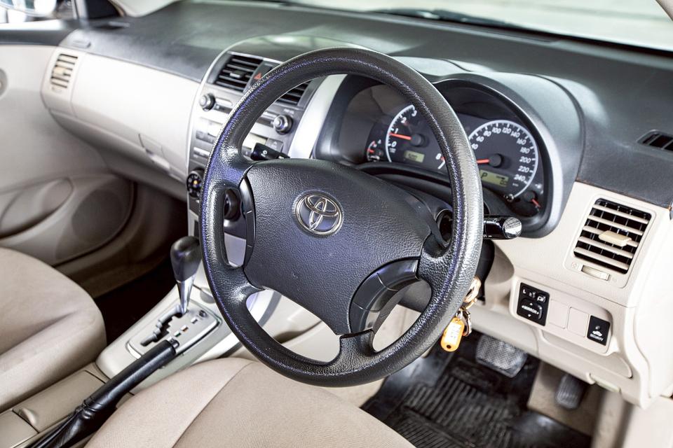 Toyota Altis 1.6E ปี 2012 สีขาว สวยสภาพดี 15
