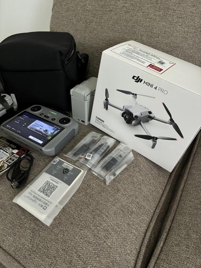 DJI Mini 4 Pro Combo Plus (DJI RC 2) 3