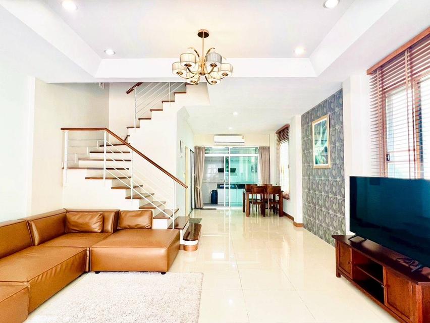 ให้เช่า ทาวน์โฮม 3 ชั้น บ้านกลางเมือง เออร์บาเนี่ยน ศรีนครินทร์  1