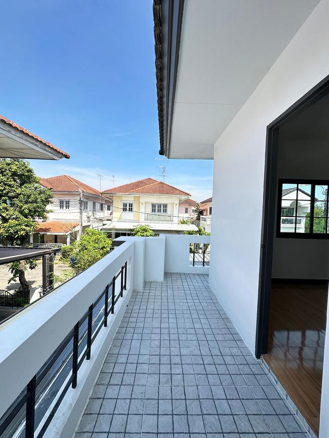 หมู่บ้านบุรีรมย์ คู้บอน 41 16