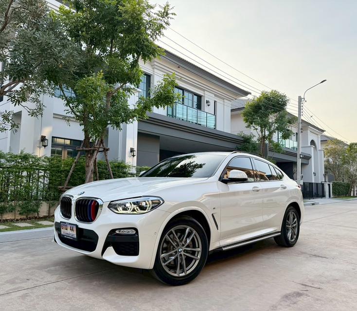 BMW X4 xDrive20d M Sport สีขาว Alpine White ปี19 จด 20 ดีเซล