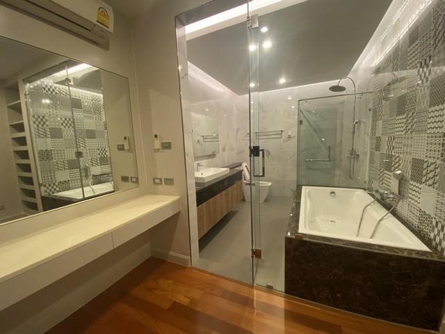 รหัสC6777 ให้เช่าคอนโด Penthouse Duplex 2ชั้น เดอะโฟร์วิงส์ เรสซิเดนซ์ ศรีนครินทร์ 3 ห้องนอน 2