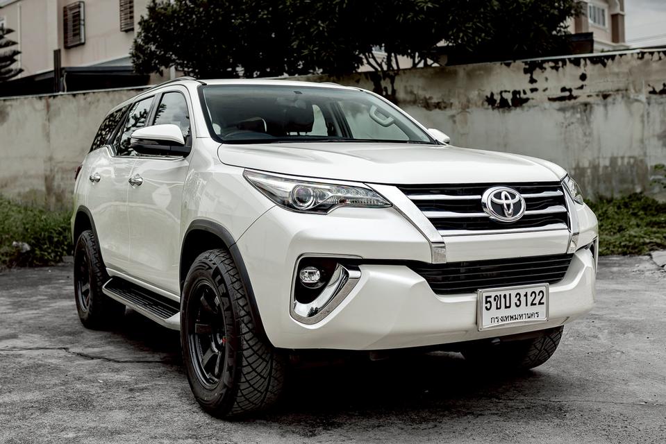 Toyota Fortuner 2.4V ปี19จด21