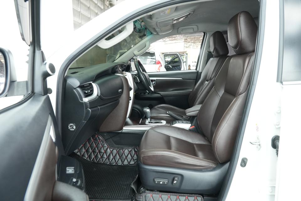 2019 TOYOTA FORTUNER 2.4 V 2WD SUV สีขาว เลขไมล์ 113171 กม. 16
