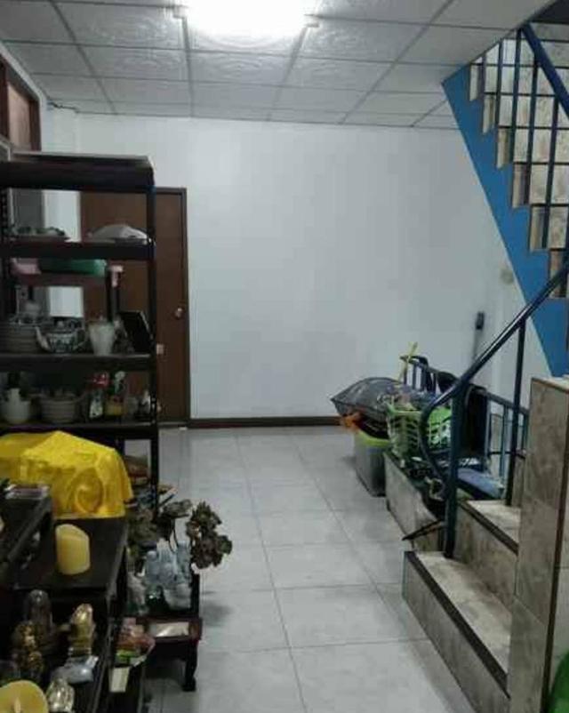 ขายทาวน์เฮ้าส์ 3ชั้น ซอยลาดพร้าว 1 แยก 3 ใกล้ห้างยูเนี่ยนมอลล์,MRT พหลโยธิน และBTS เซ็นทรัลลาดพร้าว พื้นที่ 19 ตรว. แปลงริม ขายถูกเพียง 6 ล้าน ทำเลดี 4