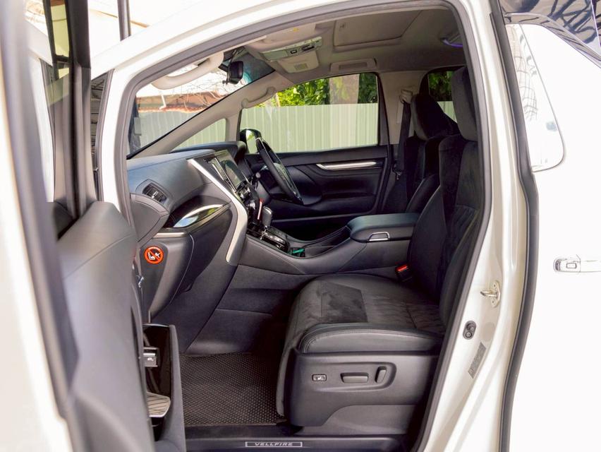 Toyota Vellfire 2.4ZG Edition ปีจด 2016 15