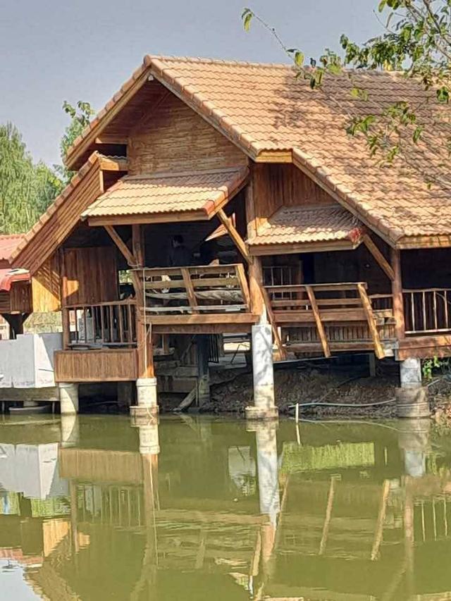 ที่ดินพร้อมบ้าน  3  หลัง 8