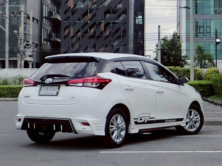 TOYOTA YARIS Ativ 1.2 E Hatchback สีขาว ปี 2018 8