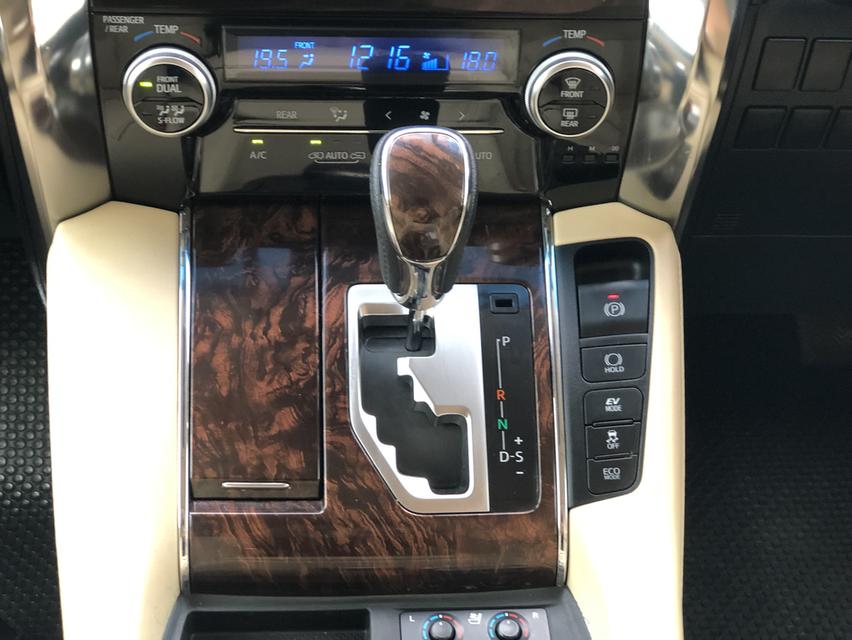 Toyota Alphard 2.5 Hybrid ปี 2019 14