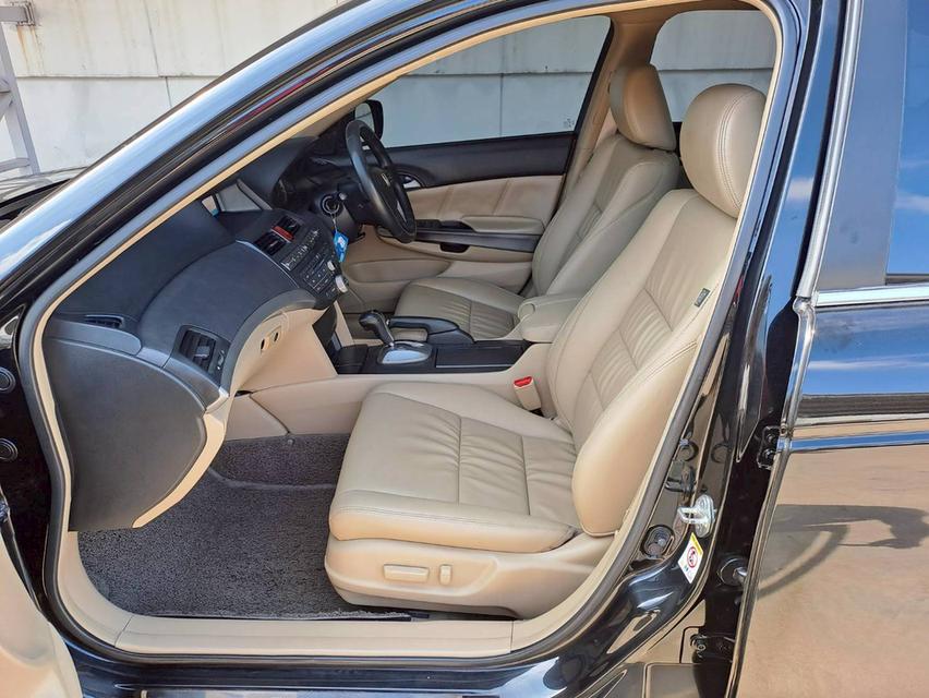 HONDA ACCORD 2.0 E V-TEC ปี2011 สีดำ 16