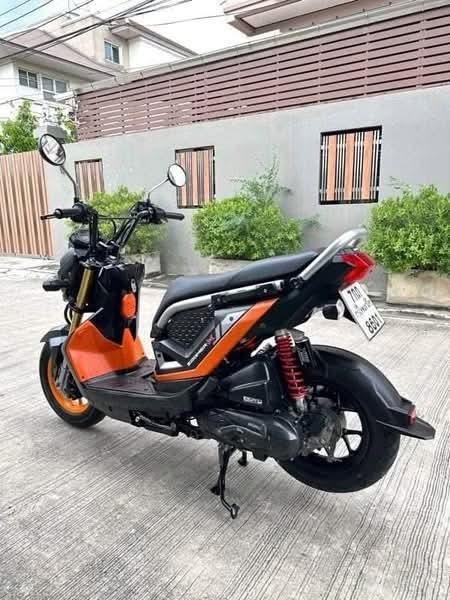 Honda Zoomer X สีส้ม 3