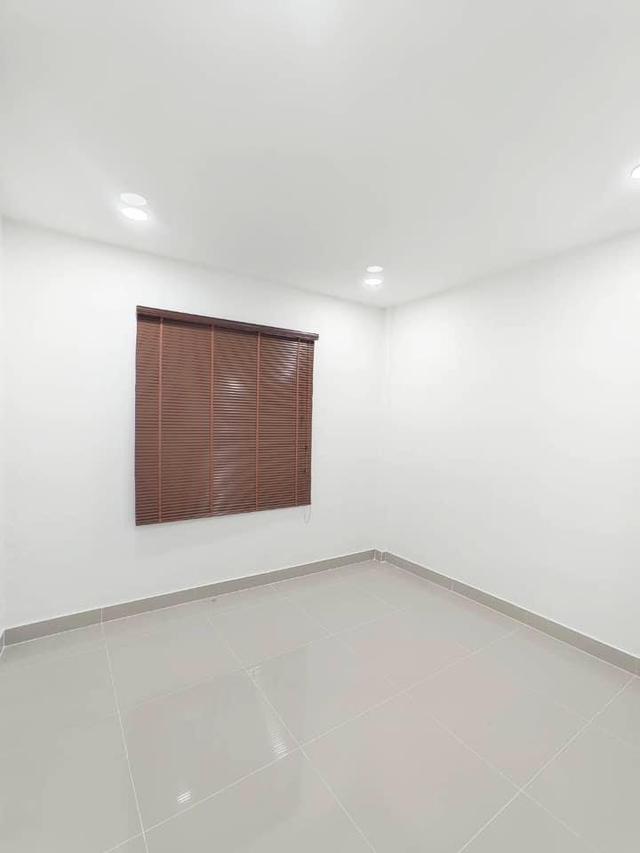 บ้านฟ้าชมพฤก ลำลูกกาคลอง8 ของแถมมากมาย 18 ตร.วา 1.79 ล้าน