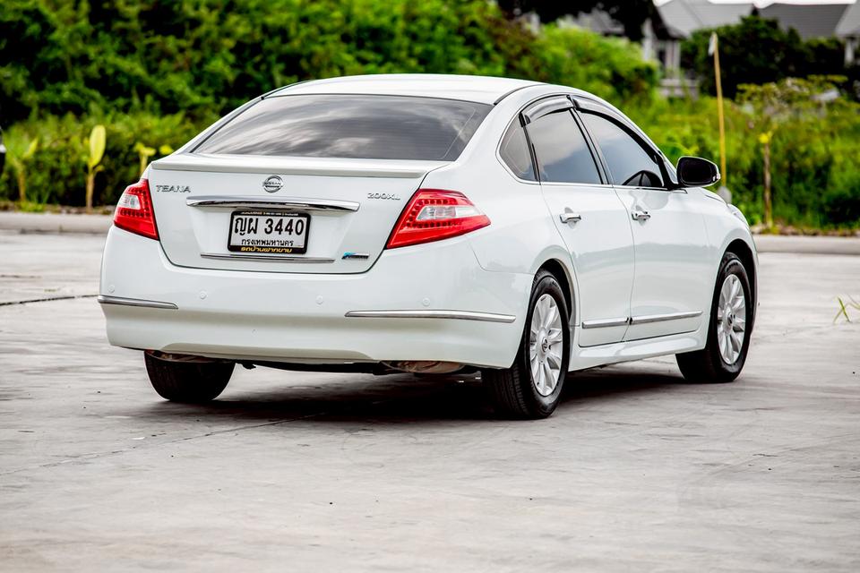 Nissan Teana 200XL สีขาว ปี 2011 ภายในดำ
