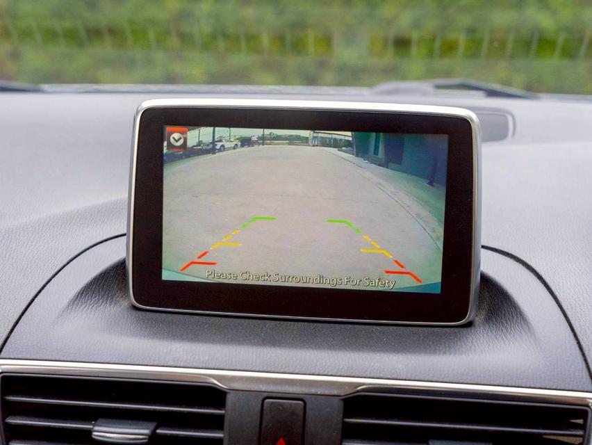 Mazda 3 2.0 S ปี 2015 9