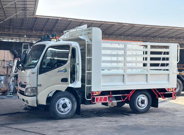 ขาย 4 ล้อ HINO XZU 136 ปี58  6