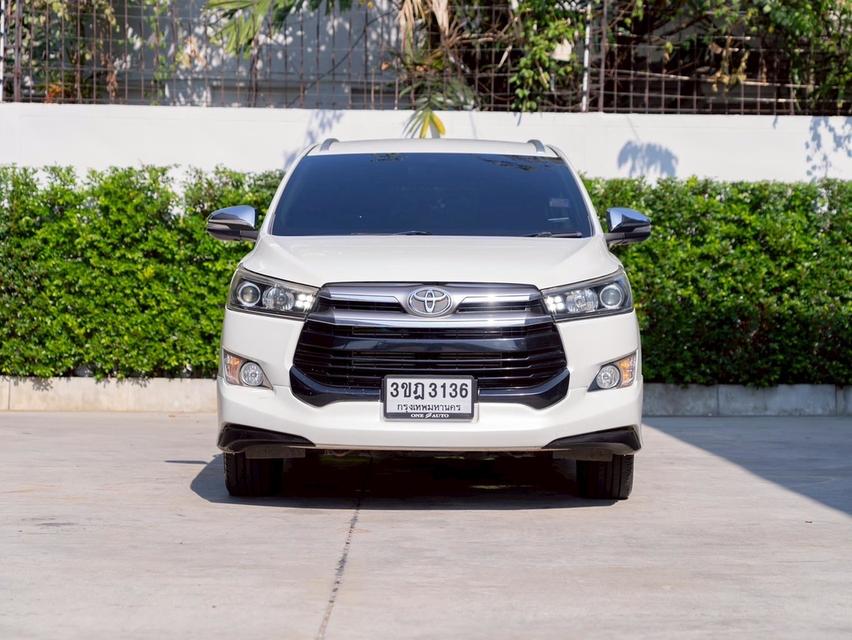 TOYOTA INNOVA 2.8 CRYSTA V WAGON มือสอง ปี 2017 รูปย่อยที่ 2