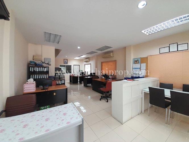 โฮมออฟฟิศ 4 ชั้น หมู่บ้านฉัตรหลวง 9 ถนนรังสิต-ปทุมธานี 3