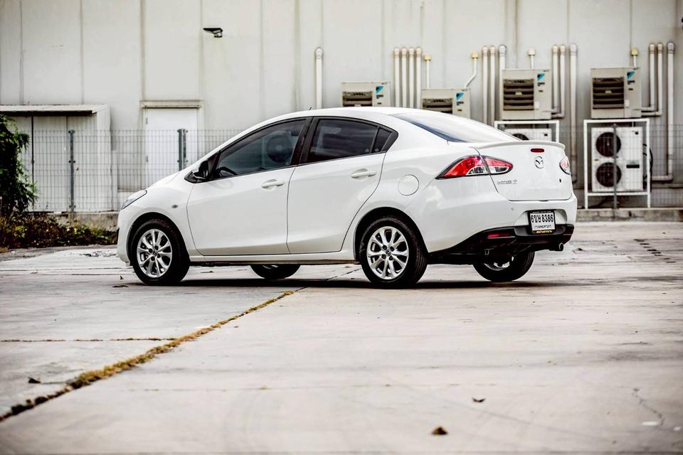 Mazda2 1.5 Groove Sedan ปี 2011 สีขาว เกียร์ออโต้ 10