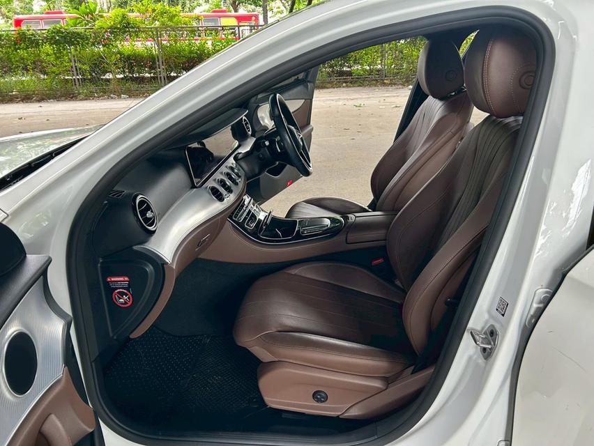 🚗 2022 Mercedes-Benz E 300e Avantgarde Plug-in Hybrid (Facelift) AT รูปที่ 17