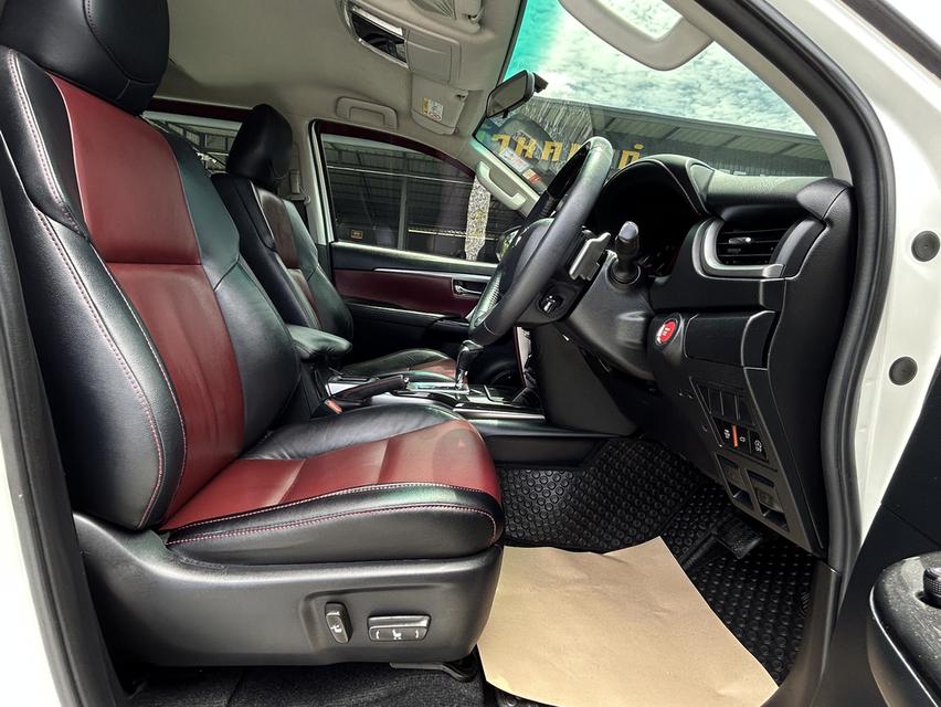 TOYOTA FORTUNER 2.8 TRD SPORTIVO 2WD AT ปี2017 รูปย่อยที่ 2