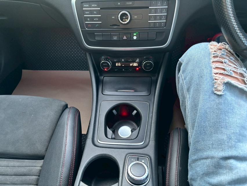 รหัสรถ KPV39 2017 BENZ GLA 250 AMG Dynamic สีน้ำเงิน 15