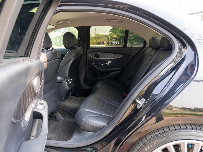รหัสรถ 12AT8677 MERCEDES BENZ C350e 2.0 Avant-garde โฉม W205 ปีจด 2018 17