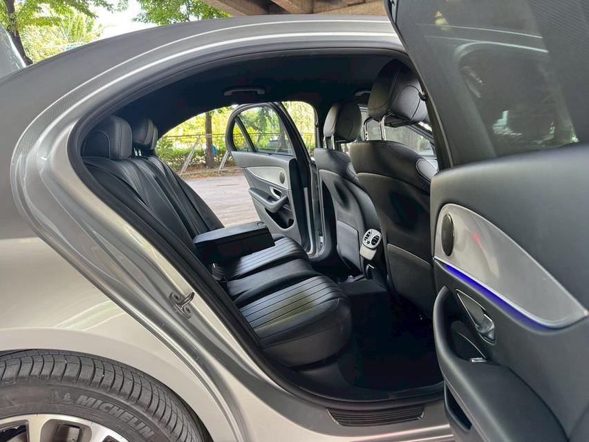 Mercedes-Benz E350e Avantgarde Facelift W213 AT ปี 2019 รถมือเดียว สภาพดี 15
