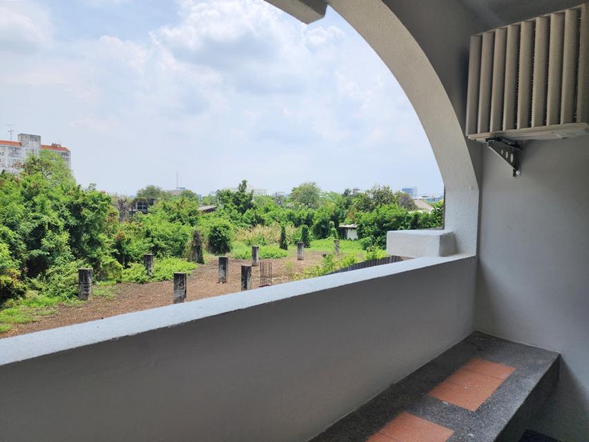 ให้เช่า คอนโด ฌ็องเซลิเซ่ แจ้งวัฒนะ 30 ตร.ม. ชั้น 2 เลี่ยงเมืองปากเกร็ด 11