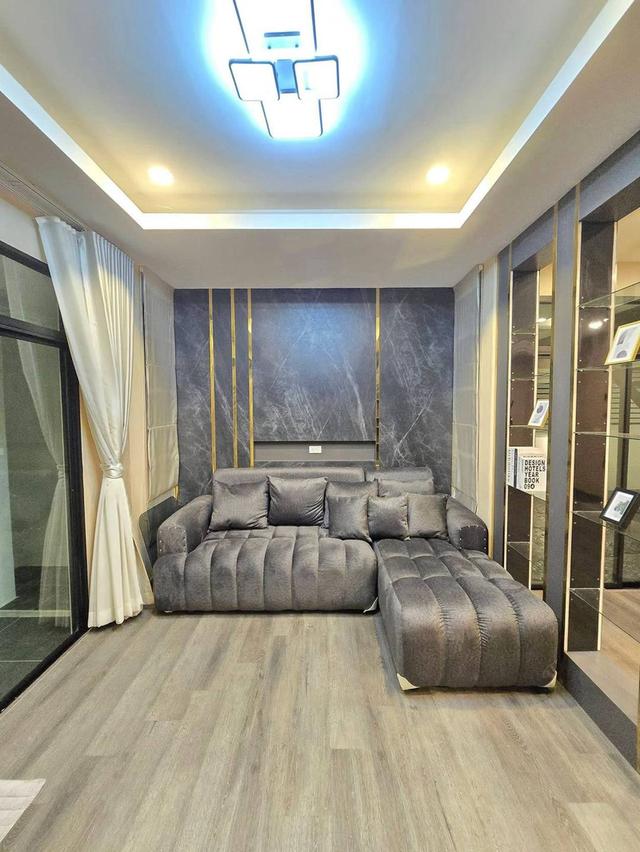 หมู่บ้านเปี่ยมสุข บ้านกล้วย  บ้านเดี่ยวสองชั้น 2 ชั้น ตกแต่งสไตล์ Modern  Luxury  พร้อม  Built-in Furniture ดีไซน์แบบจัดเต็ม 4