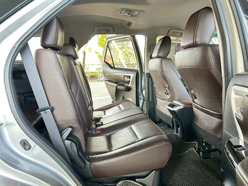 🔥ฟรีดาวน์ Fortuner รุ่นท๊อป 2.4 รถสวยมือเดียว Toyota Fortuner 2.4 V AT ปี 2016 รูปที่ 17